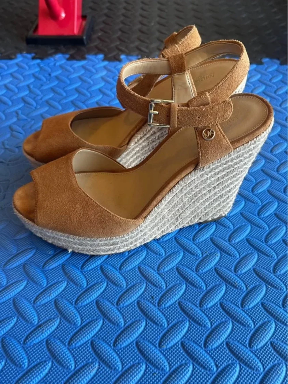 MK wedge